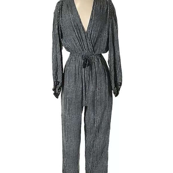 NAT by Natalie Martin claudette printed plunging v-neck jumpsuit m medium. - Picture 3 of 11